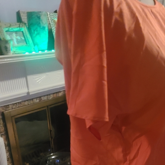 Medium New Orange Satiny top Banana Republic - Picture 2 of 6